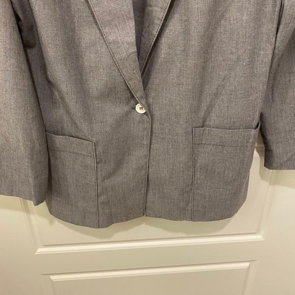 Alfred Dunner Blazer/Suit Jacket. Grey. Size 12 - Picture 5 of 11